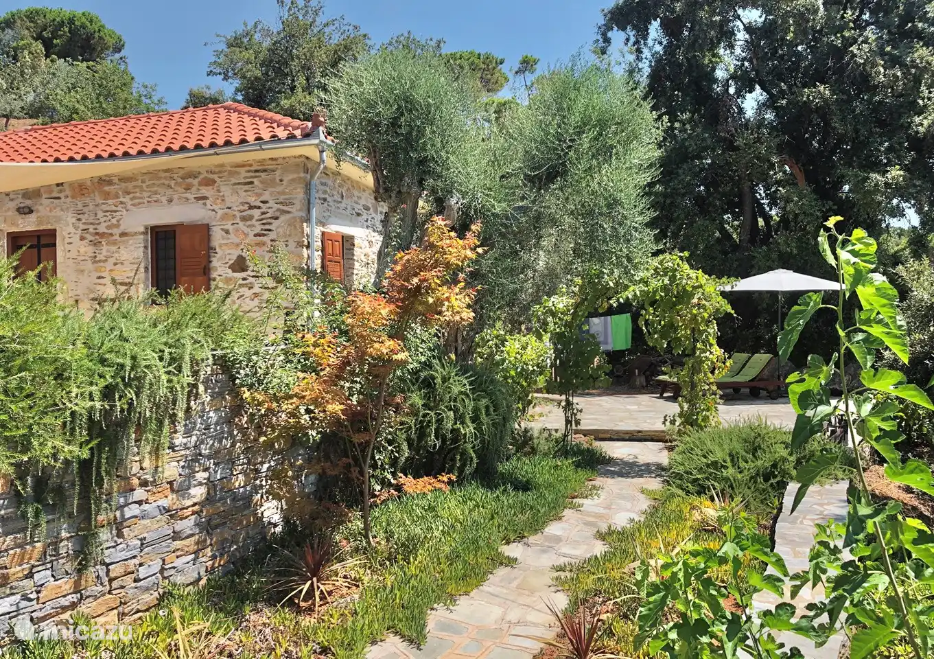 Look through to the shade terrace