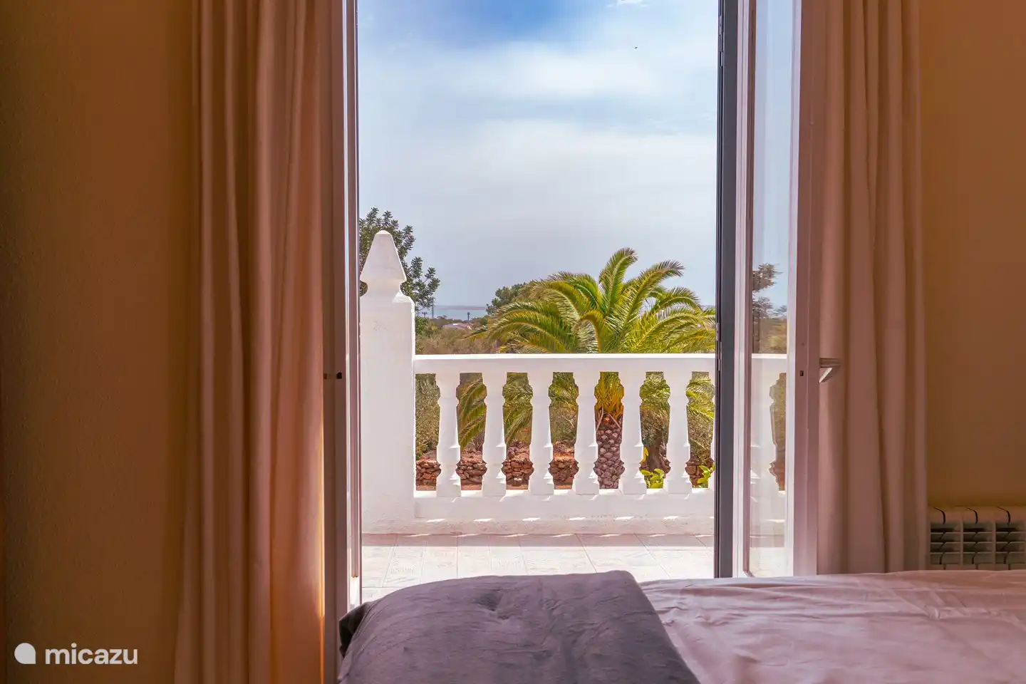 Terrassentüren, Schlafzimmer 1 und Balkon im 1. Stock