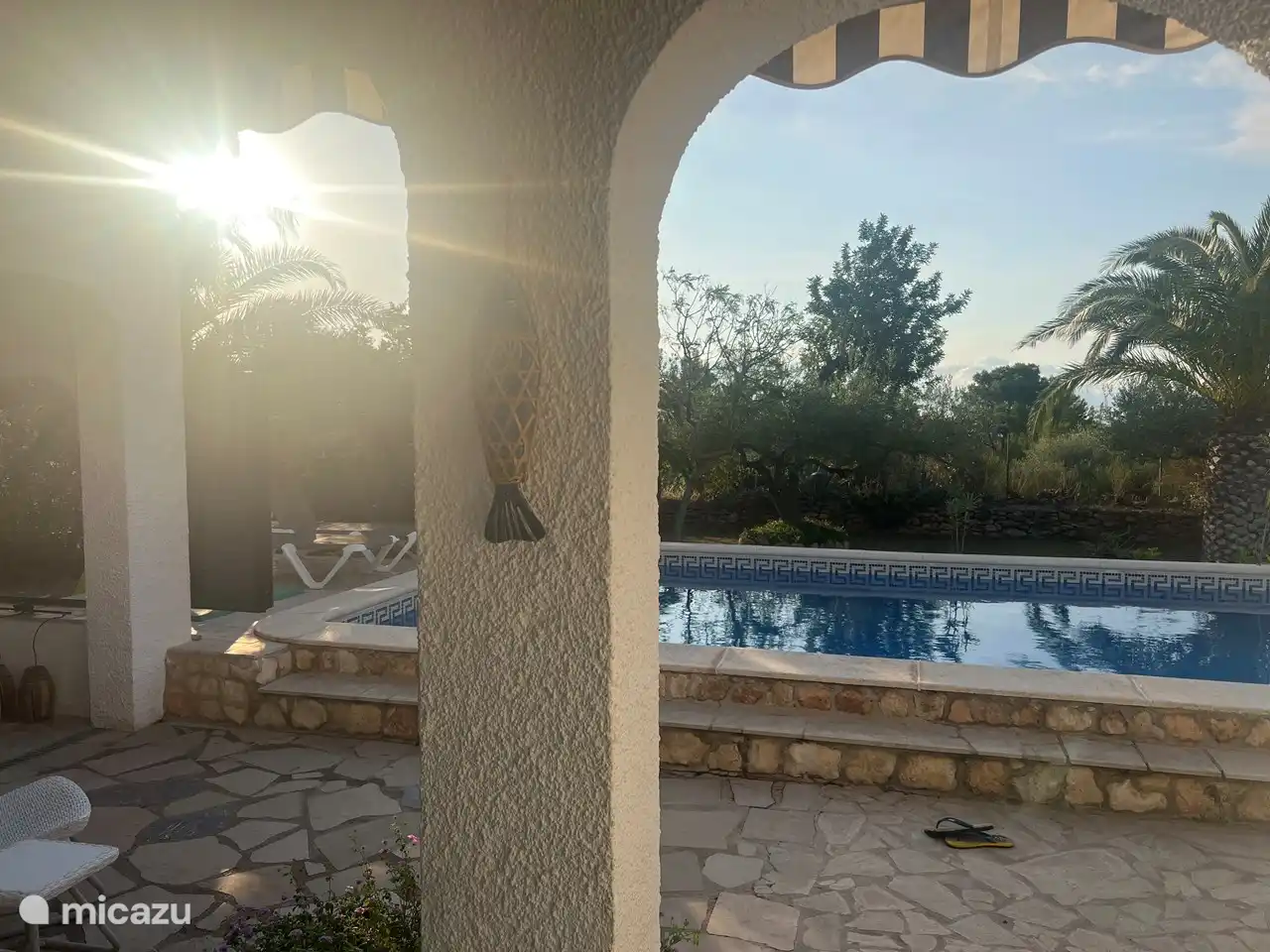 Morgensonne auf der Terrasse