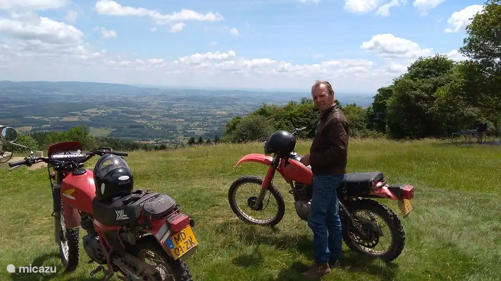 Enduro tours mogelijk (als de gids er is)