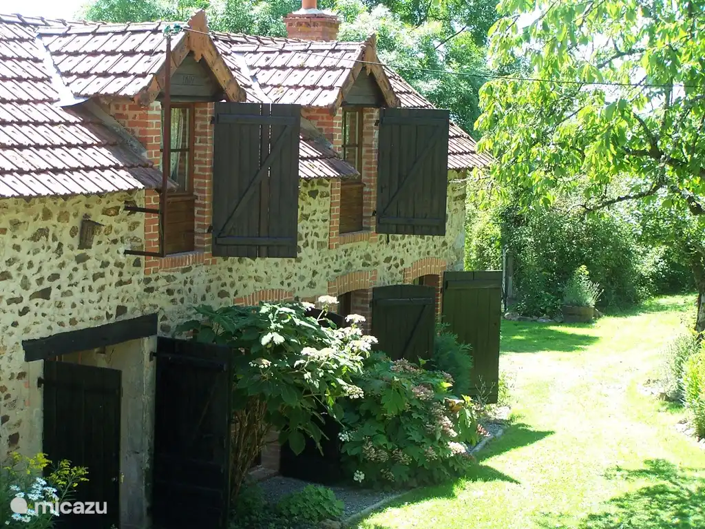 Fensterläden öffnen
