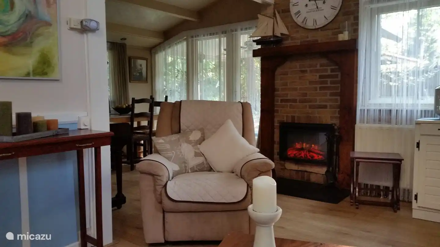Corner with fireplace insert