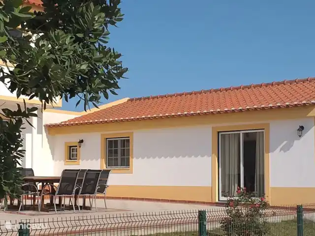 pension / guesthouse / privékamer huren in Portugal, Costa de Prata, Boa Vista – Casa Entre Praias, guesthouse Tulipa pension / guesthouse / privékamer huren in Portugal, Costa de Prata, Boa Vista – Casa Entre Praias, guesthouse Tulipa