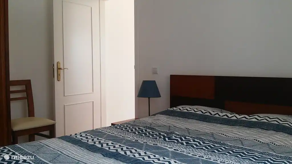 Slaapkamer met badkamer en suite