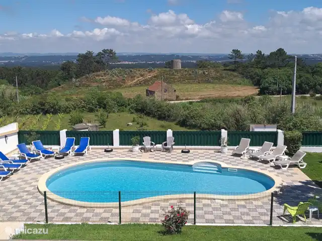 pension / guesthouse / privékamer huren in Portugal, Costa de Prata, Boa Vista – Casa Entre Praias, guesthouse Tulipa zwembad met ligbedden