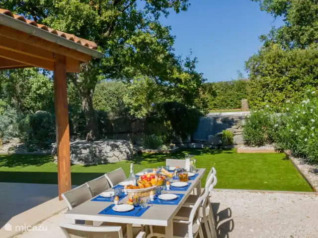 Villa Beau Rêve avec piscine privée | France, Ardèche, Vallon-Pont-d'Arc - villa Petit-déjeuner français à l'extérieur