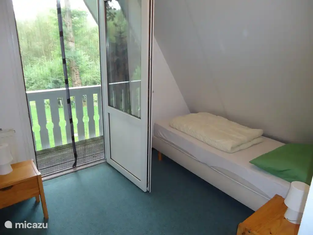 Schlafzimmer 2 rechts