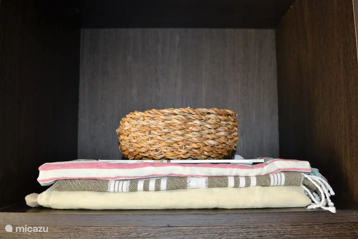 Ambos dormitorios ofrecen mucho espacio de guardarropas.