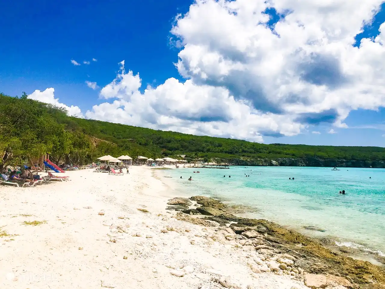 Playa Porto Marie, a 5 minutos en coche de Jan Kok Lodges.