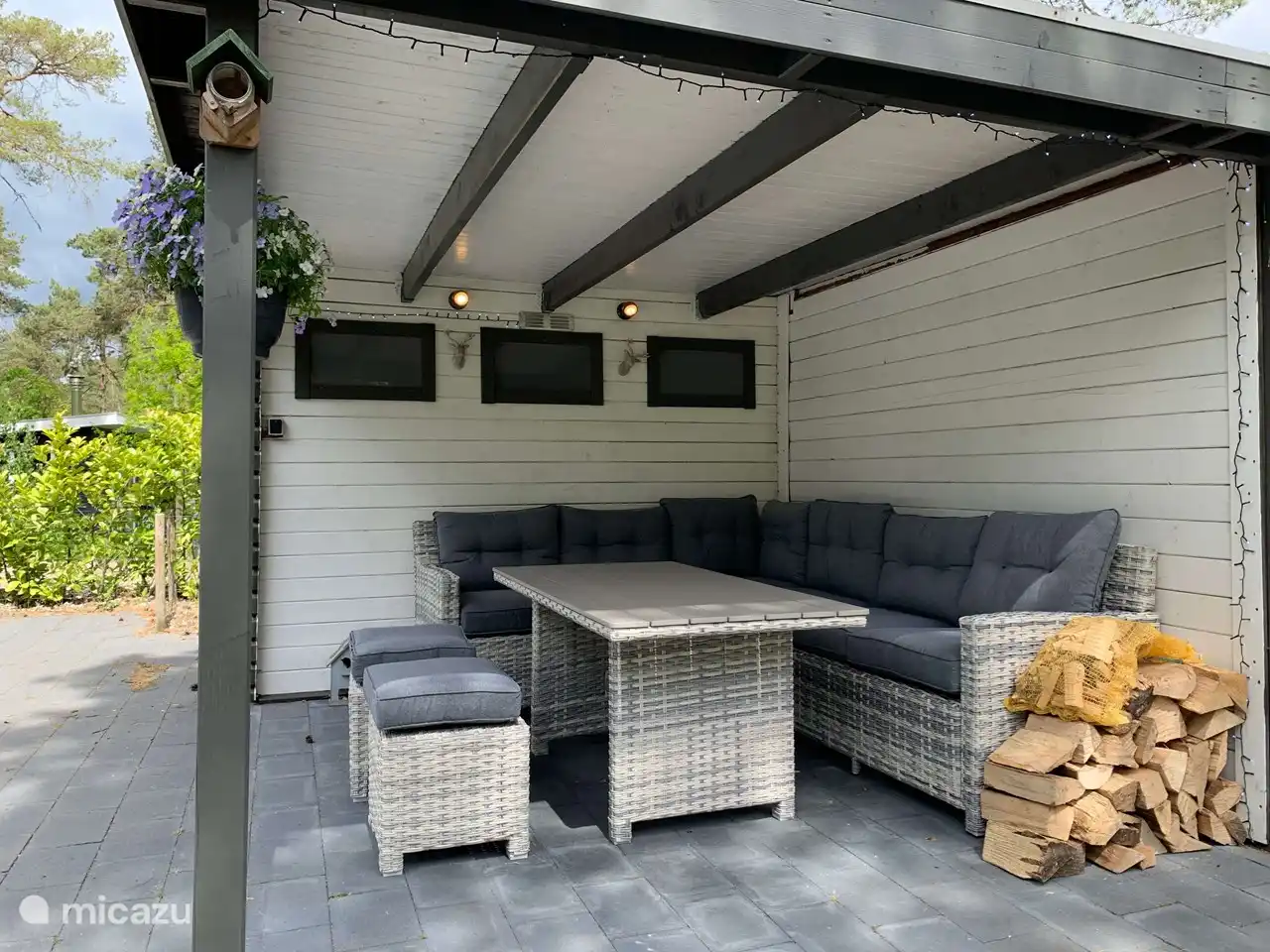 Nieuwe loungeset. Heerlijk genieten.