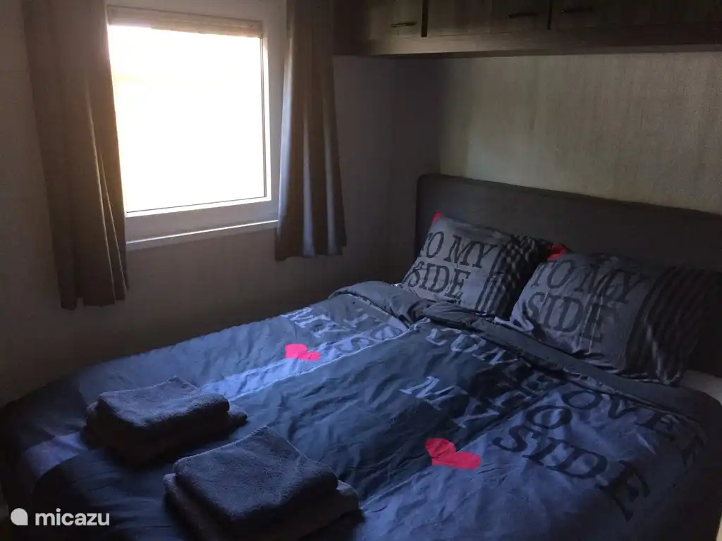 2. Schlafzimmer ist eine schöne 2-Personen-Boxspringbett.