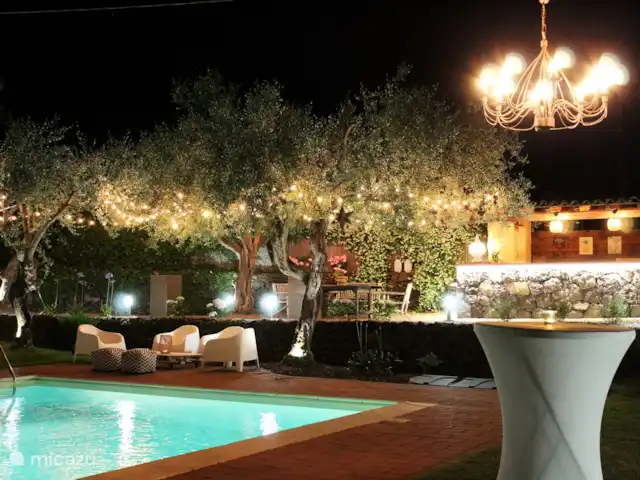 Casa Oliva Nera- Lemon Suite huren in Italië, Sicilië, Acireale - appartement De zomertuin uiterst geschikt voor een romantisch diner voor twee, feestjes en partijen