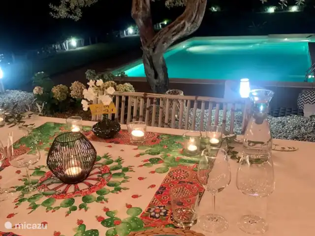 Casa Oliva Nera- Lemon Suite huren in Italië, Sicilië, Acireale - appartement Romantic dinner met kaarslicht en zicht op het zwembad