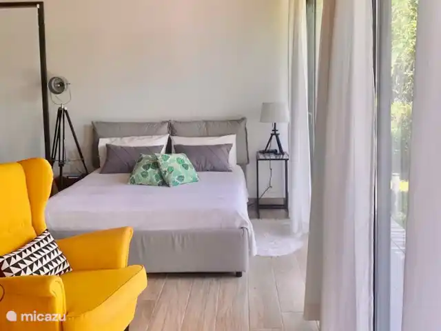Casa Oliva Nera- Lemon Suite huren in Italië, Sicilië, Acireale - appartement In nauw contact met de natuur, met open schuifpui lekker buiten leven!