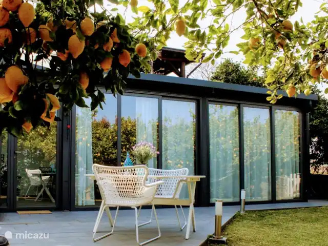 Casa Oliva Nera- Lemon Suite huren in Italië, Sicilië, Acireale - appartement De Lemon Suite met keuken en open schuifeuren