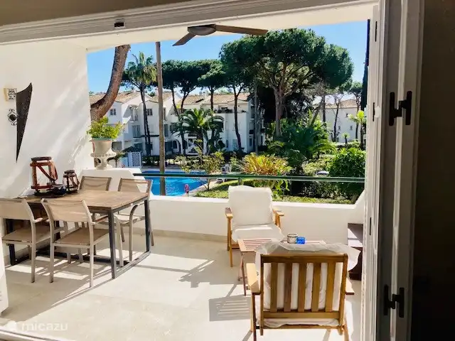 Boutique apt Marbella - Front de mer | Espagne, Costa del Sol, Marbella - appartement Vue sur la piscine la plus calme du complexe. Beau hors du vent et beaucoup de soleil.