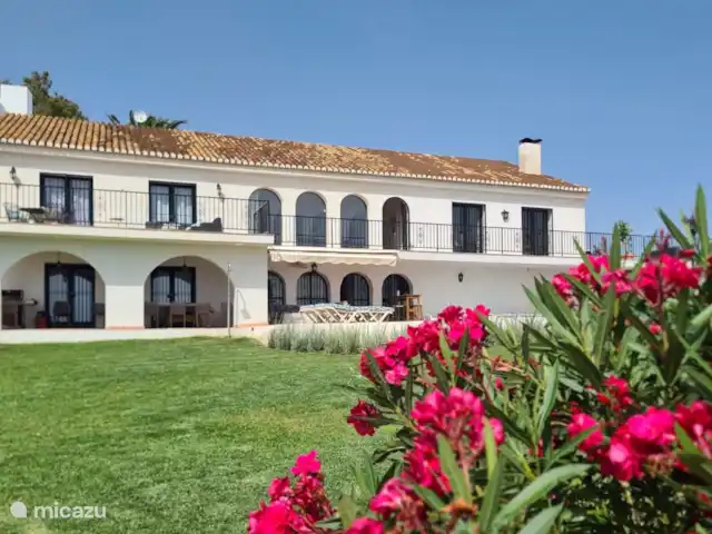 Villa Las Dalias sur la Costa Tropical | Espagne, Costa Tropical, Almuñécar - villa vue de Las Dalias depuis l’arrière-cour (dos à la mer)