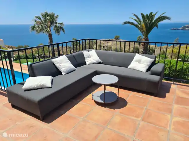 Villa Las Dalias sur la Costa Tropical | Espagne, Costa Tropical, Almuñécar - villa Terrasse devant le niveau de l’entrée pour la salle Toro et Alhambra