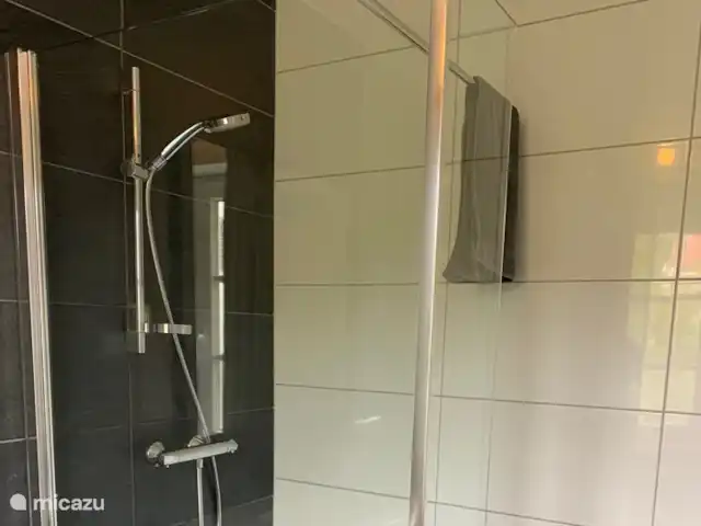 Kylltaler Hof | Allemagne, Eifel, Malbergweich - maison de vacances salle de bain chambre parentale