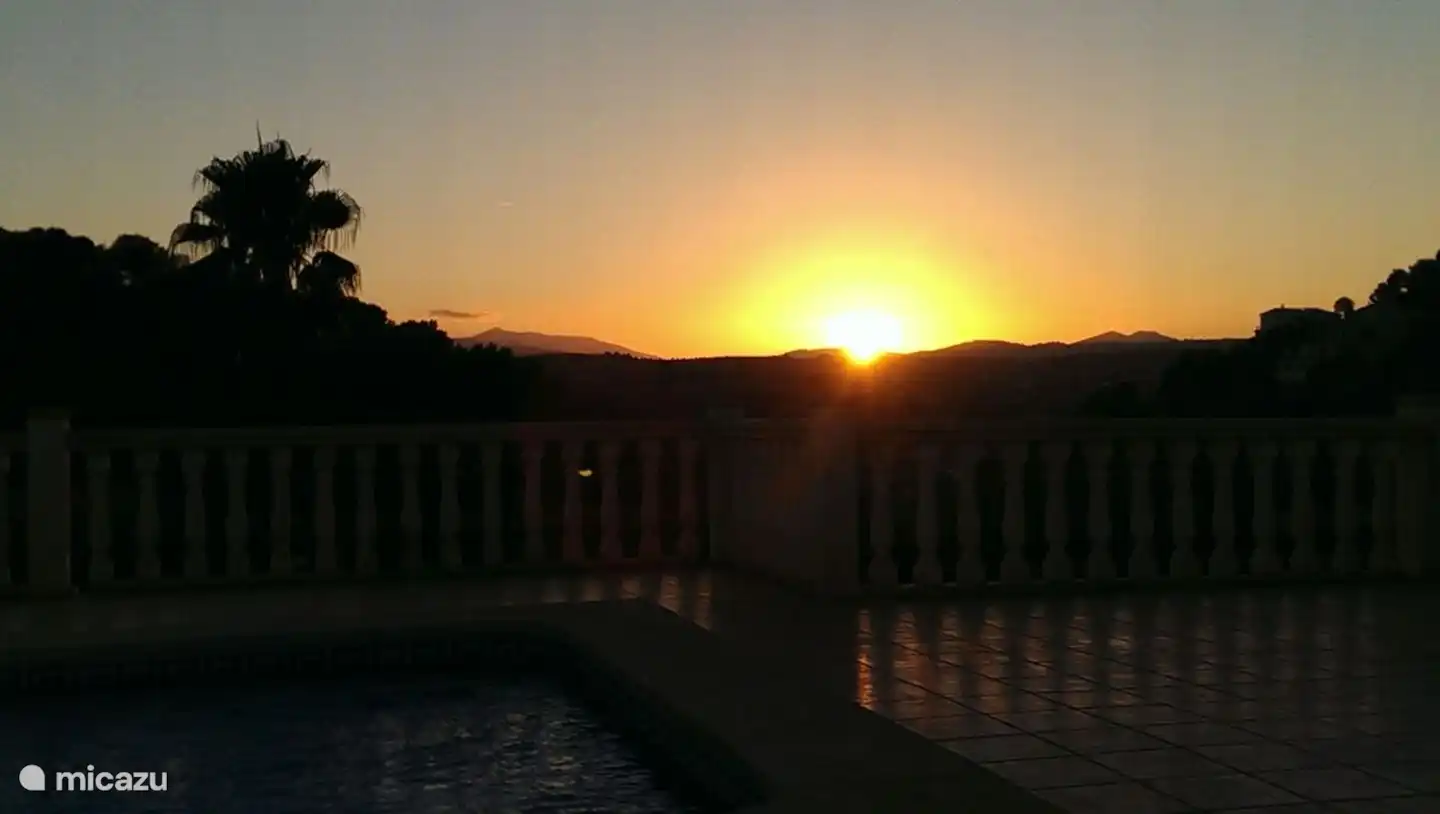 Sonnenuntergang von der Terrasse