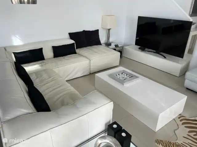Wohnzimmer mit TV-Ecke