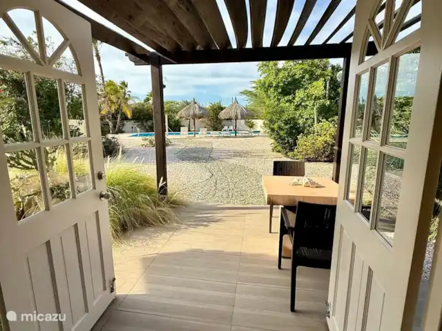 Villa Florida inclusief appartement huren in Aruba, Noord, Sabana Liber - villa Uitzicht vanuit het tuin appartement