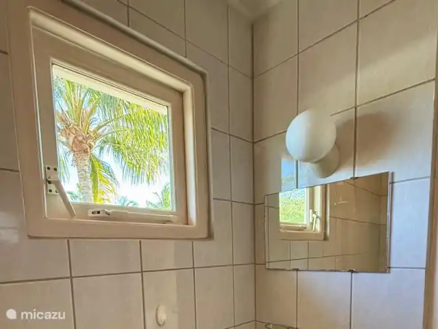 Villa Florida inclusief appartement huren in Aruba, Noord, Sabana Liber - villa Badkamer Tuin appartement