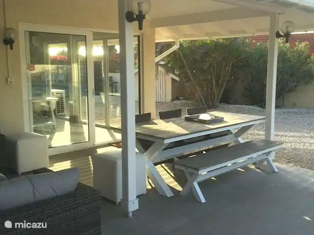 Villa Florida inclusief appartement huren in Aruba, Noord, Sabana Liber - villa porch