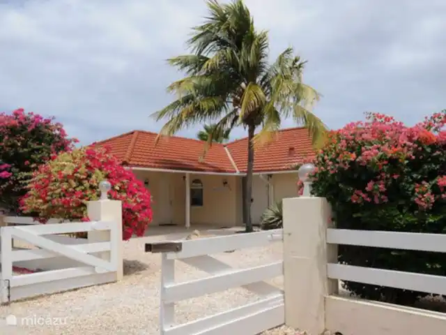 Villa Florida inclusief appartement huren in Aruba, Noord, Sabana Liber - villa front