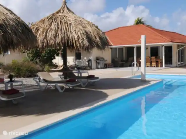 Villa Florida inclusief appartement huren in Aruba, Noord, Sabana Liber - villa pool