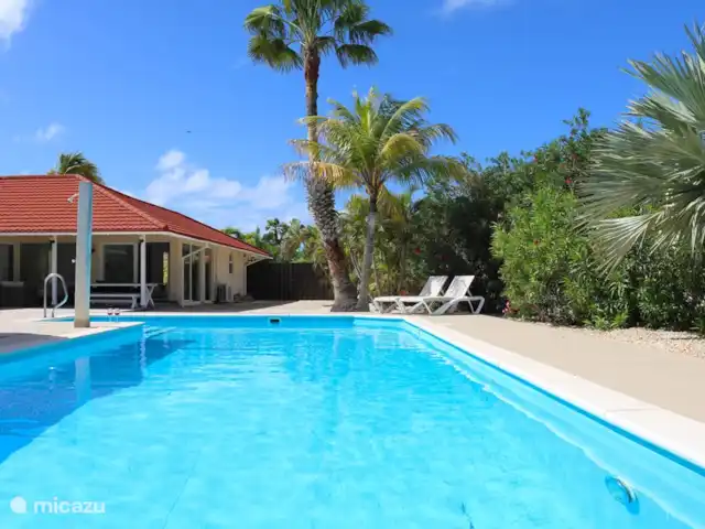 Villa Florida inclusief appartement huren in Aruba, Noord, Sabana Liber - villa pool
