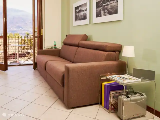 Le Quattro Stagioni Vue sur le lac  | Italie, Lac de Côme, Acquaseria - appartement Canapé 3 places avec supports de nuque.
Facile à déplier en un canapé-lit confortable de 1,60-2,00 m.