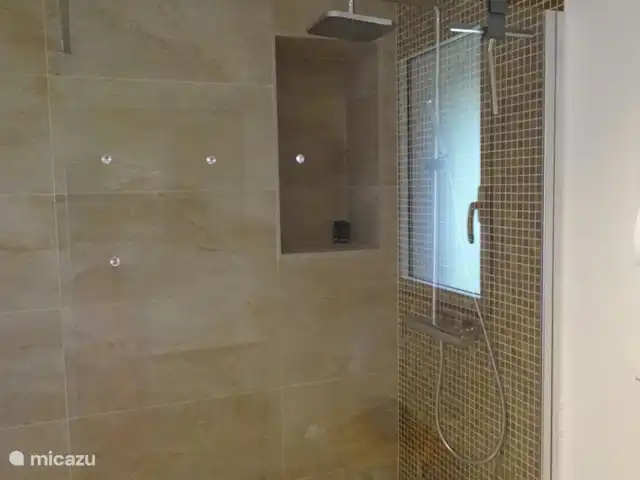 Villa Paranis | France, Côte d'Azur, Frejus - villa Salle de bain douche à l'italienne dans la maison