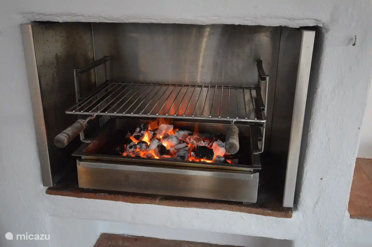 Buena barbacoa de acero inoxidable