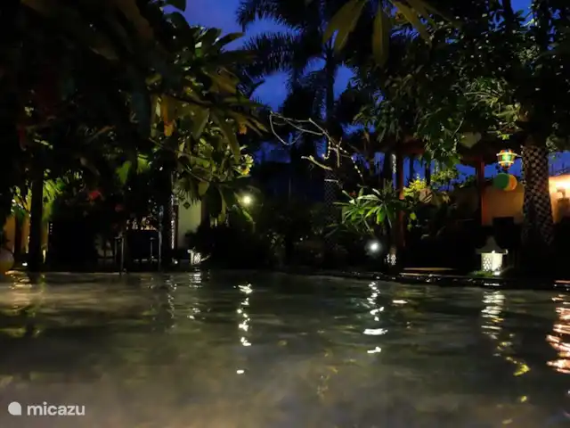 Fietsen, Indonesië, Java, Yogyakarta, villa Villa Rosseno Tuticat garden