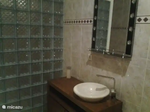 Fietsen, Indonesië, Java, Yogyakarta, villa Villa Rosseno Tuticat alles compleet