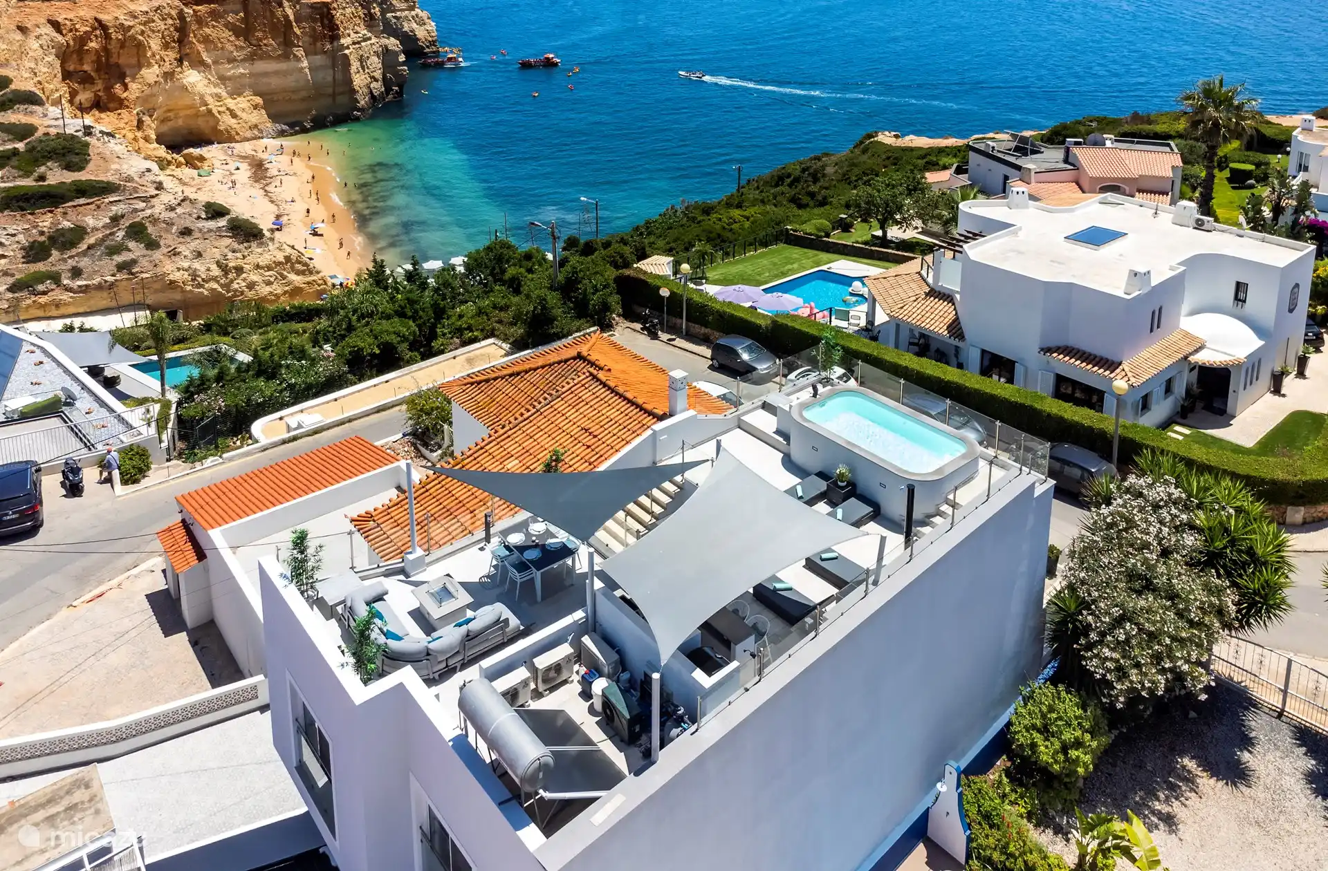Terraza en la azotea con hermosas vistas al mar