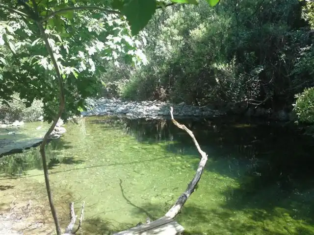 Groupes Nido Aguila Blanca | Espagne, Andalousie, Guaro - maison de vacances Rio verde à environ une demi-heure de route de La Molineta. Il y a assez d'eau pour nager toute l'année.
