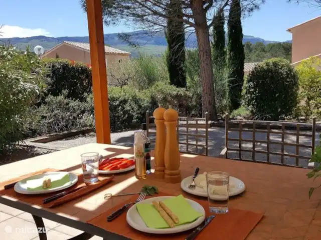 L'Huveaune | France, Var, Nans-les-Pins - villa Vue sur le massif St.Baume