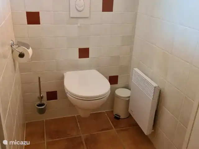 L'Huveaune | France, Var, Nans-les-Pins - villa WC séparé rez-de-chaussée
