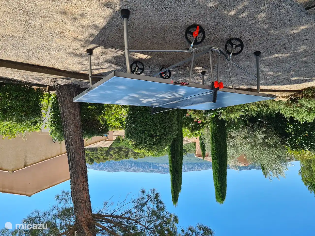Table tennis with a view of the St.Baume