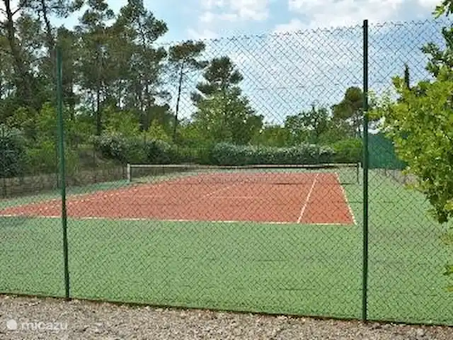L'Huveaune | France, Var, Nans-les-Pins - villa Terrain de tennis