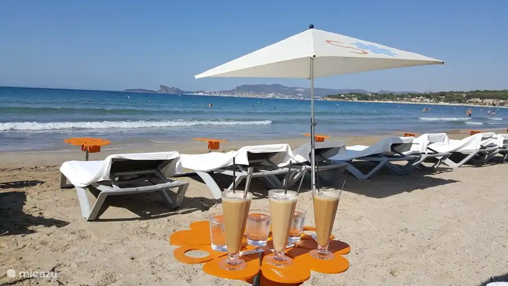 La plage de Sophie on the beach of Les Lecques