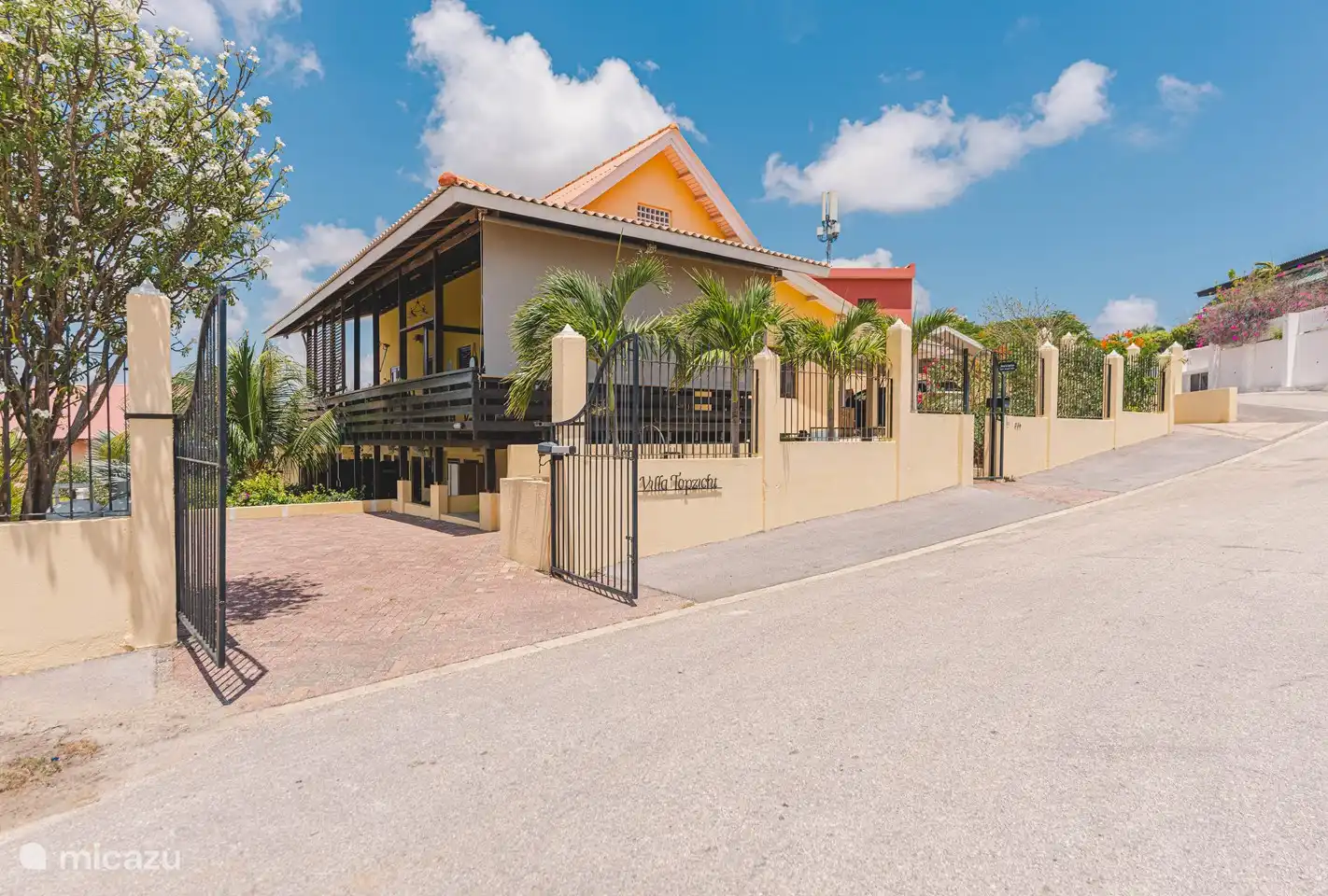 Vooraanzicht Villa Topzicht