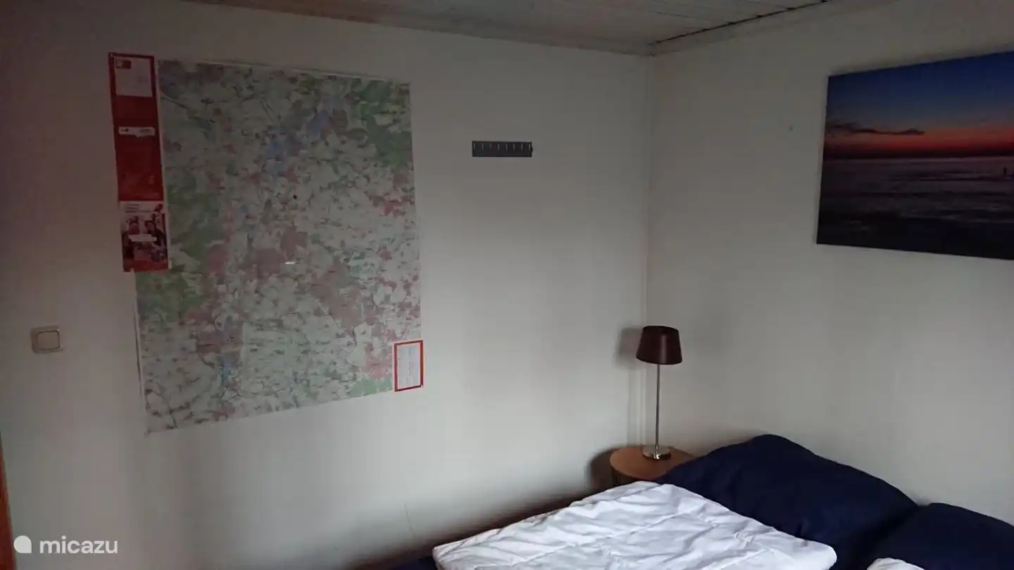 Veel fiets en wandelmogelijkheden rondom het park. De aansluiting van de Amstel ligt op 35km. En thuis verder uitpluizen.