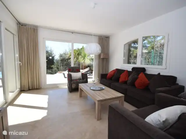 Esta Ojo Azul en España, Costa Brava, Santa Cristina d'Aro - villa Salón