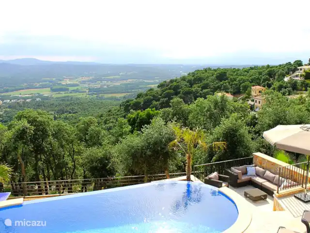 Esta Ojo Azul en España, Costa Brava, Santa Cristina d'Aro - villa Vista