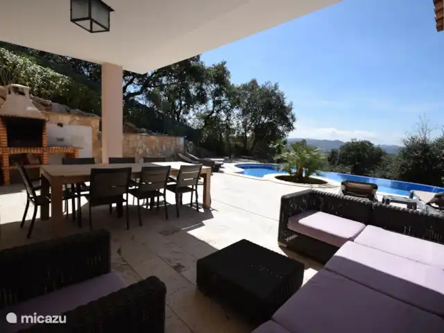 Esta Ojo Azul en España, Costa Brava, Santa Cristina d'Aro - villa Terraza