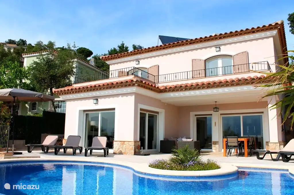 Villa Esta Ojo Azul in Santa Cristina d'Aro