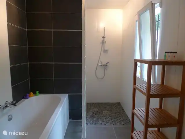 Villa Comfort en Francia, Gard, Molières-sur-Cèze - villa baño abajo